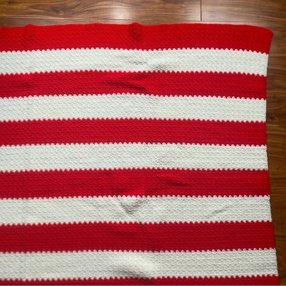 Vintage Handmade Red White Blue Yarn American Flag Crochet Afghan 69